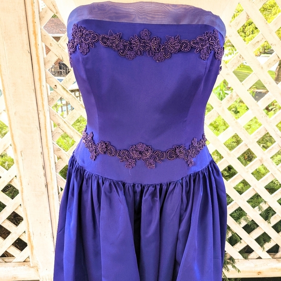 Vintage Cachet Purple Iridescent Beaded Strapless Homecoming Prom Dress - Picture 2 of 15